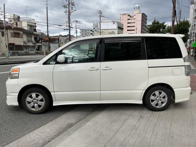 お車の買取をメインに行い、店舗の在庫を掲載しています。その為、在庫期間が大変短くなっておりますので、気になるお車がございましたらなんでもお問い合わせください。