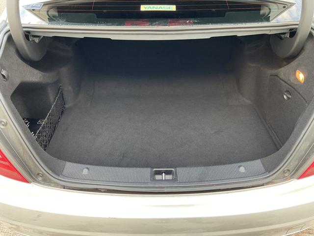 気さくで面倒見のいい、お客様と車のことしか考えてない店長とスタッフです。お車のことでしたらお電話でも、ご来店でも親身になってご対応させていただきますのでよろしくお願いいたします。