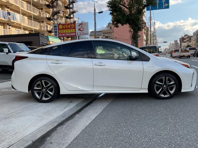 プリウス Ｓツーリングセレクション　ワンオーナー★社外メモリーナビフルセグＴＶ★セーフティセンス★Ｒカメラ★合皮グレーシート★グレー内装★シートＨ★Ｐスタート★スマートキー★純正１７ＡＷ★ステアリングスイッチ★ドラレコ★レーダー（10枚目）