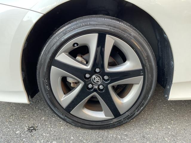 プリウス Ｓツーリングセレクション　ワンオーナー★社外メモリーナビフルセグＴＶ★セーフティセンス★Ｒカメラ★合皮グレーシート★グレー内装★シートＨ★Ｐスタート★スマートキー★純正１７ＡＷ★ステアリングスイッチ★ドラレコ★レーダー（12枚目）