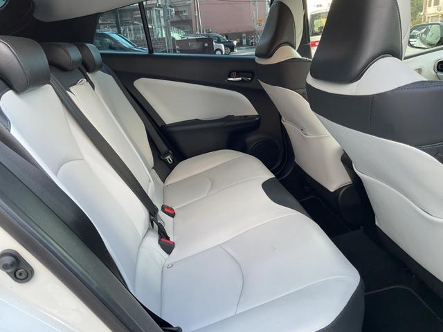 プリウス Ｓツーリングセレクション　ワンオーナー★社外メモリーナビフルセグＴＶ★セーフティセンス★Ｒカメラ★合皮グレーシート★グレー内装★シートＨ★Ｐスタート★スマートキー★純正１７ＡＷ★ステアリングスイッチ★ドラレコ★レーダー（30枚目）