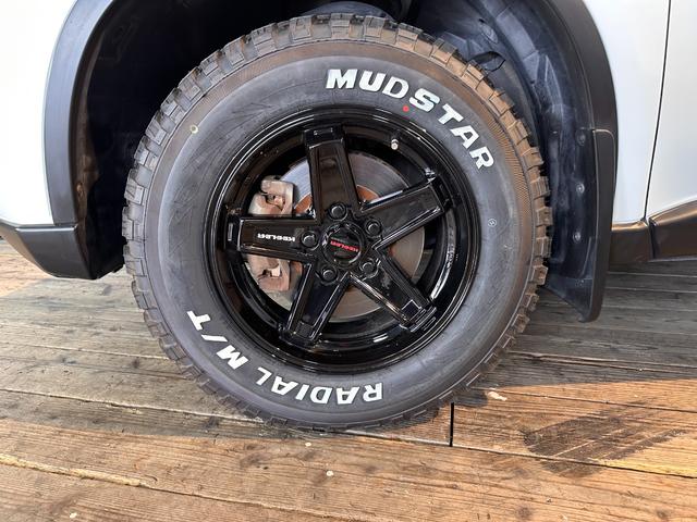 エクストレイル ２０Ｘｔｔ　６ヶ月無償保証・距離無制限保証　新品アルミホイール　新品ブロックタイヤ　ルーフキャリア　ナビ　ＴＶ　レザ－シ－ト　Ｂｌｕｅｔｏｏｔｈ　　ＥＴＣ　スマートキー（10枚目）