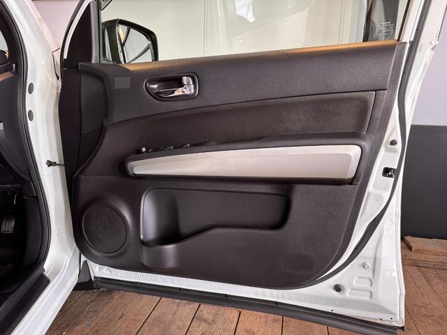 エクストレイル ２０Ｘｔｔ　６ヶ月無償保証・距離無制限保証　新品アルミホイール　新品ブロックタイヤ　ルーフキャリア　ナビ　ＴＶ　レザ－シ－ト　Ｂｌｕｅｔｏｏｔｈ　　ＥＴＣ　スマートキー（43枚目）