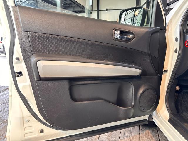 エクストレイル ２０Ｘｔｔ　６ヶ月無償保証・距離無制限保証　新品アルミホイール　新品ブロックタイヤ　ルーフキャリア　ナビ　ＴＶ　レザ－シ－ト　Ｂｌｕｅｔｏｏｔｈ　　ＥＴＣ　スマートキー（45枚目）