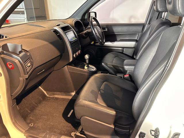 エクストレイル ２０Ｘｔｔ　６ヶ月無償保証・距離無制限保証　新品アルミホイール　新品ブロックタイヤ　ルーフキャリア　ナビ　ＴＶ　レザ－シ－ト　Ｂｌｕｅｔｏｏｔｈ　バックカメラ　ＥＴＣ　スマートキー（29枚目）