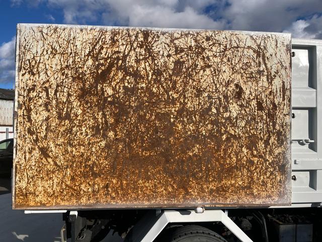 フォワード 　平成２４年式　ＳＫＧ－ＦＲＲ９０Ｓ１　土砂禁（深）ダンプ　いすゞフォワード　最大積載量：３１００ｋｇ　荷台後ろ片開き（50枚目）