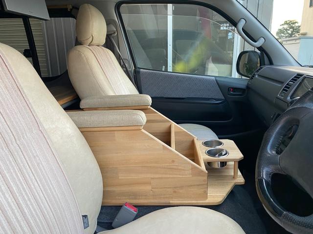 ハイエースバン ロングスーパーGL リノカ クリムソン DEAN 16インチアルミ ホワイトレター ナビ フルセグ フリップダウンモニター ETC ドラレコ ベージュペイント 社外LEDテール 社外ステアリング 内装木製カスタム(22枚目)