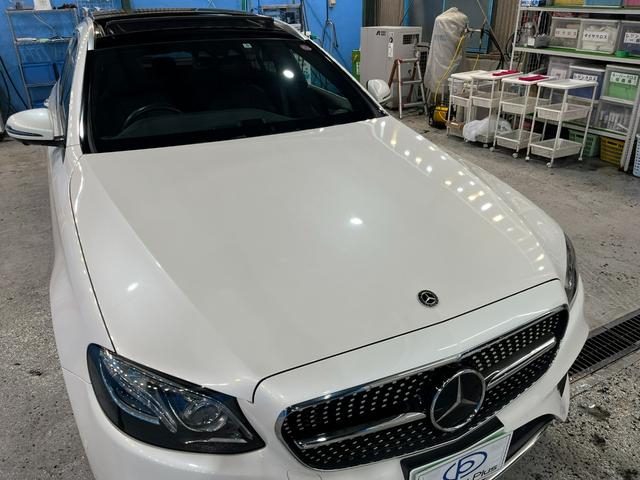 Ｅ２２０ｄステーションワゴンアバンギルドＡＭＧライン　ディーラーメンテ車　純正ＨＤＤナビ　フルセグ地デジ　３６０度カメラ　サンルーフ　レーダーセーフティＰＫＧ　黒革シート　シートヒーター　ハーマンカードン　純正１９インチＡＷ　ＬＥＤヘッド　パワートランク(14枚目)