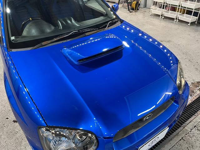 インプレッサ ＷＲＸ　ＳＴｉ　６速ＭＴ　ＳＴＩ３連メーター　社外ナビ　フルセグ　ＢＬＩＴＺ車高調＆マフラー　純正１７インチＡＷ　ｂｒｅｍｂｏ製ブレーキ　大型リアウイング　ＨＫＳエアクリーナー　ＢＬＩＴＺブローオフ　タイベル交換済み（15枚目）