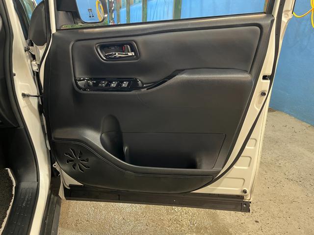 ヴォクシー ハイブリッドZS 煌III ワンオーナー車 モデリスタエアロパーツ アルパイン11インチナビ アルパインフリップダウンM フルセグ バックカメラ セーフティセンス 純正16インチAW LEDヘッド ハーフレザー シートヒーター(36枚目)