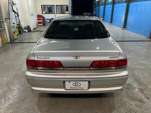 マークII ツアラーＶ　純正５速ＭＴ　１ＪＺエンジン　Ｒ５年４月３６７５４７キロ時タイベル交換シール有り　ＨＫＳ車高調　社外１７インチＡＷ　純正エアロパーツ　ＨＩＤヘッドライト　ターボタイマー　ＥＴＣ　キーレス　禁煙車（3枚目）