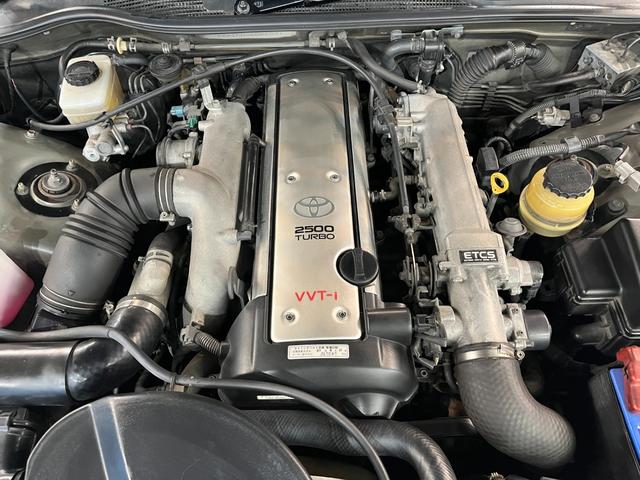 マークII ツアラーＶ　純正５速ＭＴ　１ＪＺエンジン　Ｒ５年４月３６７５４７キロ時タイベル交換シール有り　ＨＫＳ車高調　社外１７インチＡＷ　純正エアロパーツ　ＨＩＤヘッドライト　ターボタイマー　ＥＴＣ　キーレス　禁煙車（8枚目）