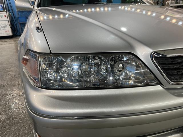 マークII ツアラーＶ　純正５速ＭＴ　１ＪＺエンジン　Ｒ５年４月３６７５４７キロ時タイベル交換シール有り　ＨＫＳ車高調　社外１７インチＡＷ　純正エアロパーツ　ＨＩＤヘッドライト　ターボタイマー　ＥＴＣ　キーレス　禁煙車（17枚目）