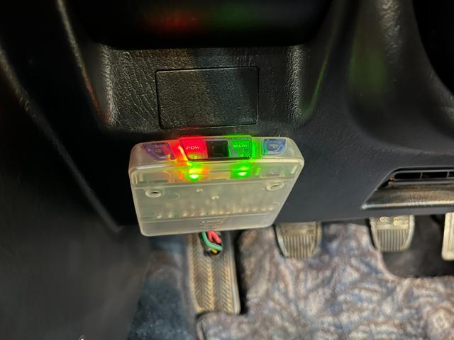 マークII ツアラーＶ　純正５速ＭＴ　１ＪＺエンジン　Ｒ５年４月３６７５４７キロ時タイベル交換シール有り　ＨＫＳ車高調　社外１７インチＡＷ　純正エアロパーツ　ＨＩＤヘッドライト　ターボタイマー　ＥＴＣ　キーレス　禁煙車（23枚目）