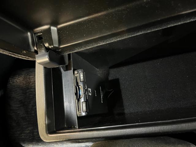 マークII ツアラーＶ　純正５速ＭＴ　１ＪＺエンジン　Ｒ５年４月３６７５４７キロ時タイベル交換シール有り　ＨＫＳ車高調　社外１７インチＡＷ　純正エアロパーツ　ＨＩＤヘッドライト　ターボタイマー　ＥＴＣ　キーレス　禁煙車（24枚目）