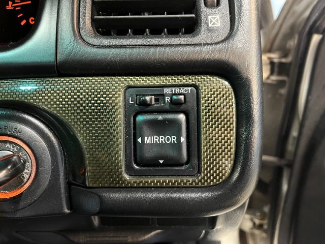マークII ツアラーＶ　純正５速ＭＴ　１ＪＺエンジン　Ｒ５年４月３６７５４７キロ時タイベル交換シール有り　ＨＫＳ車高調　社外１７インチＡＷ　純正エアロパーツ　ＨＩＤヘッドライト　ターボタイマー　ＥＴＣ　キーレス　禁煙車（25枚目）