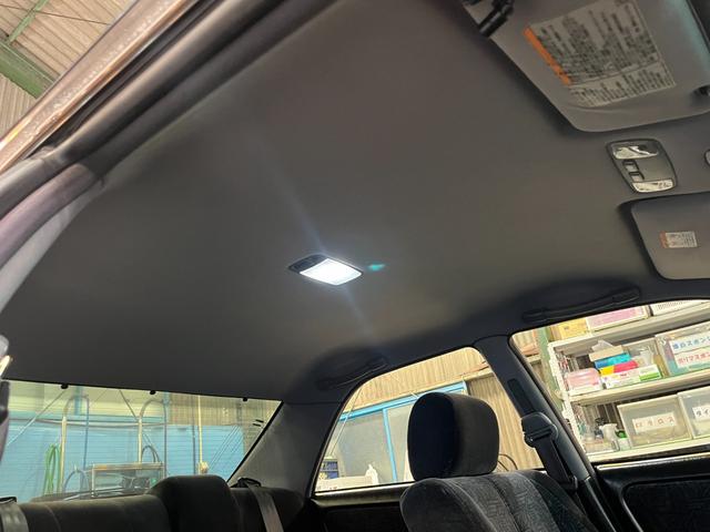 マークII ツアラーＶ　純正５速ＭＴ　１ＪＺエンジン　Ｒ５年４月３６７５４７キロ時タイベル交換シール有り　ＨＫＳ車高調　社外１７インチＡＷ　純正エアロパーツ　ＨＩＤヘッドライト　ターボタイマー　ＥＴＣ　キーレス　禁煙車（32枚目）