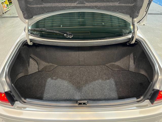 マークII ツアラーＶ　純正５速ＭＴ　１ＪＺエンジン　Ｒ５年４月３６７５４７キロ時タイベル交換シール有り　ＨＫＳ車高調　社外１７インチＡＷ　純正エアロパーツ　ＨＩＤヘッドライト　ターボタイマー　ＥＴＣ　キーレス　禁煙車（33枚目）