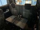 サードシートは使用感少なめです。
