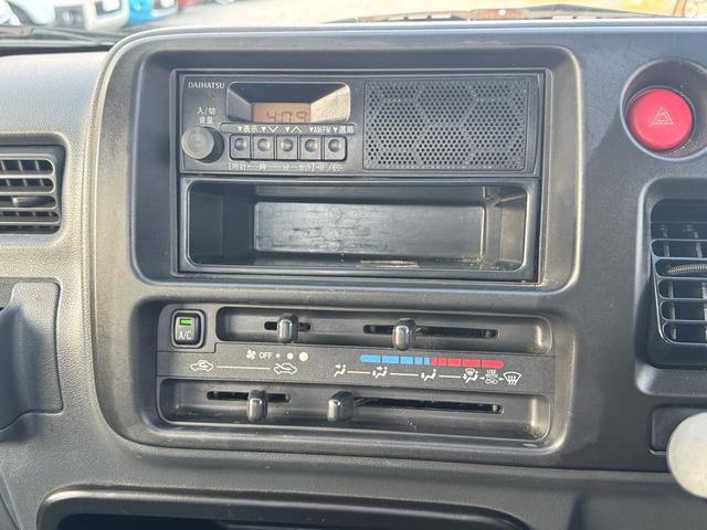 ハイゼットトラック エアコン・パワステ　スペシャル　ワンオーナー／ＥＴＣ／アルミホイール／５速マニュアル／タイミングチェーン／ドライブレコーダー／運転席エアバッグ／軽トラ／最大積載量３５０ｋｇ（16枚目）
