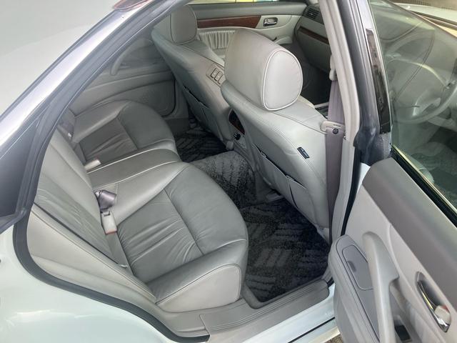 セドリック ３００ＬＸ　Ｓパッケージ　本革パワーシート　サンルーフ　走行距離６００００Ｋ台（11枚目）