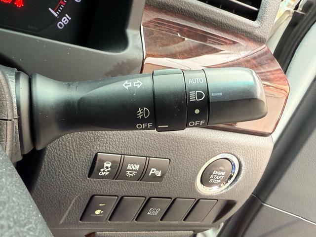 アルファード 240S 天井モニター 両側自動 大型ナビTV BT再生 天井モニター 純正大型ナビ フルセグTV Bluetooth再生 バックカメラ ビルトインETC スマートキー2個 プッシュスタート HID 純正アルミ コーナーセンサー オートライト Wエアコン(31枚目)