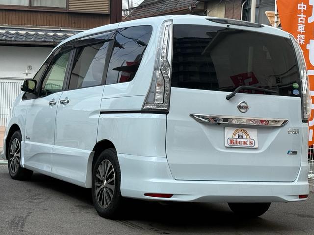 セレナ ハイウェイスター S-ハイブリッド 天井モニター 両側自動 天井モニター 両側パワースライドドア 純正大型ナビ フルセグTV バックカメラ Bluetooth再生 LEDヘッドライト アイドリングストップ 純正アルミ レーンキープアラート クルーズコントロール(10枚目)