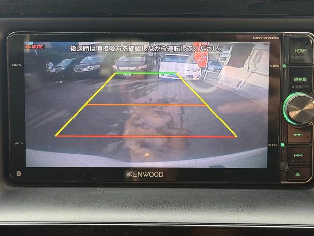 ヴォクシー ハイブリッドＶ　天井モニター　両側自動　シートヒーター　ＡＷ　天井モニター　両側パワースライドドア　置くだけ充電　シートヒーター　ナビ　フルセグＴＶ　バックカメラ　Ｂｌｕｅｔｏｏｔｈ再生　スマートキー２個　クルーズコントロール　ビルトインＥＴＣ　ＬＥＤヘッド（20枚目）