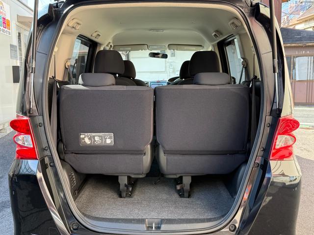 フリード G ジャストセレクション パワースライドドア スマートキー パワースライドドア スマートキー 純正ナビ TV バックカメラ ETC HIDヘッドライト モデューロアルミ オートライト オートエアコン ミラーウィンカー ウォークスルー 2列目キャプテンシート(14枚目)