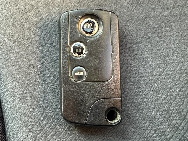 フリード G ジャストセレクション パワースライドドア スマートキー パワースライドドア スマートキー 純正ナビ TV バックカメラ ETC HIDヘッドライト モデューロアルミ オートライト オートエアコン ミラーウィンカー ウォークスルー 2列目キャプテンシート(19枚目)