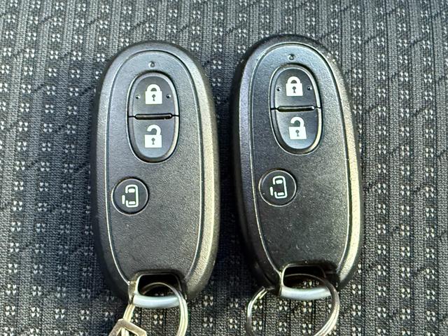 ソリオ X レーダーブレーキサポート2 スマートキー2個 ナビTV レーダーブレーキサポート2 オートスライドドア ナビTV スマートキー プッシュスタート シートリフター 純正アルミ リアスポイラー フルエアロ シートリフター バックテーブル クルーズコントロール(20枚目)