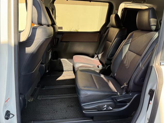 エスクァイア Gi 両側自動 ナビTV Bカメ BT再生 スマートキー 両側パワースライドドア スマートキー プッシュスタート 合皮レザーシート シートヒーター クルコン ナビ フルセグTV バックカメラ BT再生 ETC オートハイビーム LEDヘッドライト 社外アルミ(12枚目)