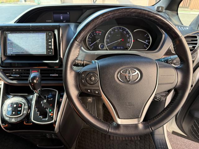 エスクァイア Gi 両側自動 ナビTV Bカメ BT再生 スマートキー 両側パワースライドドア スマートキー プッシュスタート 合皮レザーシート シートヒーター クルコン ナビ フルセグTV バックカメラ BT再生 ETC オートハイビーム LEDヘッドライト 社外アルミ(18枚目)