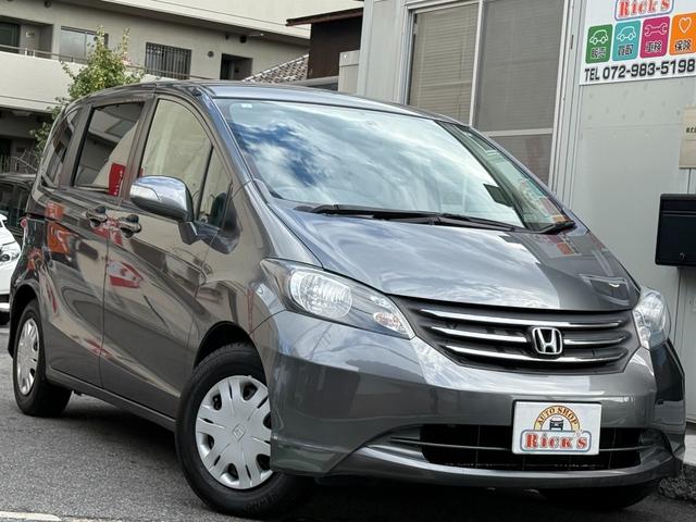 フリード Ｇ　Ｌパッケージ　天井モニター　左オートスライドドア　ＥＴＣ　天井モニター　左オートスライドドア　純正ナビ　ＴＶ　バックカメラ　ＥＴＣ　キーレス　ＨＩＤ　オートエアコン　ミラーウィンカー　ウオークスルー（5枚目）