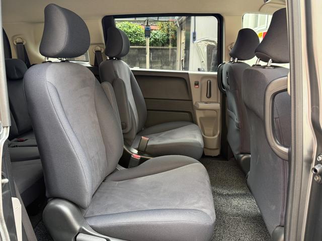 フリード Ｇ　Ｌパッケージ　天井モニター　左オートスライドドア　ＥＴＣ　天井モニター　左オートスライドドア　純正ナビ　ＴＶ　バックカメラ　ＥＴＣ　キーレス　ＨＩＤ　オートエアコン　ミラーウィンカー　ウオークスルー（14枚目）