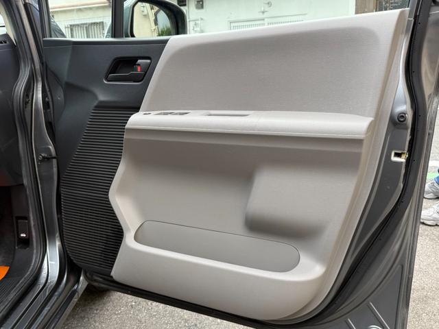 フリード Ｇ　Ｌパッケージ　天井モニター　左オートスライドドア　ＥＴＣ　天井モニター　左オートスライドドア　純正ナビ　ＴＶ　バックカメラ　ＥＴＣ　キーレス　ＨＩＤ　オートエアコン　ミラーウィンカー　ウオークスルー（27枚目）