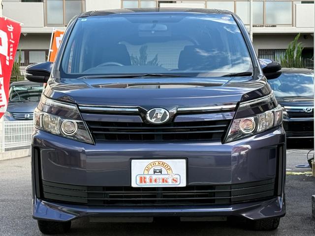 ヴォクシー X 天井モニター 両側自動 ナビTV BT再生 Bカメ AW 天井モニター 両側パワースライドドア スマートキー プッシュスタート 純正ナビ フルセグTV バックカメラ Bluetooth再生 アイドリングストップ ビルトインETC オートライト オートエアコン(4枚目)