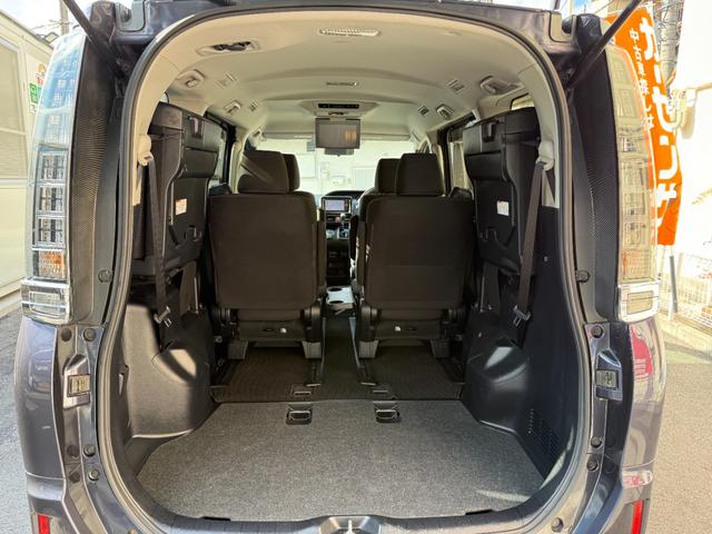 ヴォクシー X 天井モニター 両側自動 ナビTV BT再生 Bカメ AW 天井モニター 両側パワースライドドア スマートキー プッシュスタート 純正ナビ フルセグTV バックカメラ Bluetooth再生 アイドリングストップ ビルトインETC オートライト オートエアコン(15枚目)