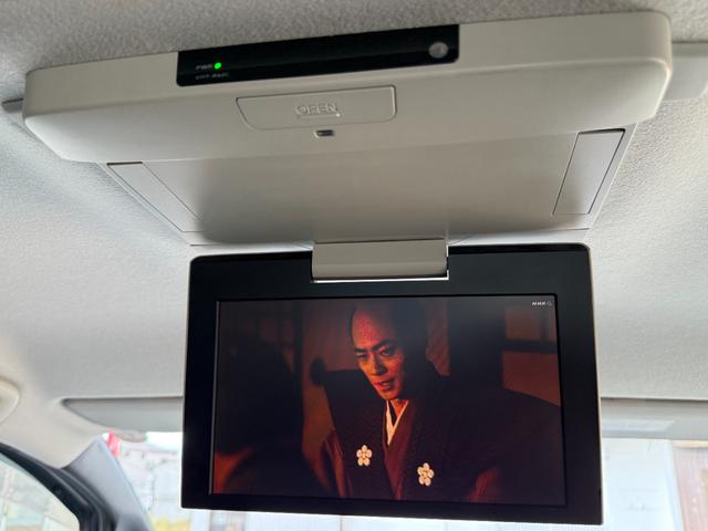 ヴォクシー X 天井モニター 両側自動 ナビTV BT再生 Bカメ AW 天井モニター 両側パワースライドドア スマートキー プッシュスタート 純正ナビ フルセグTV バックカメラ Bluetooth再生 アイドリングストップ ビルトインETC オートライト オートエアコン(19枚目)