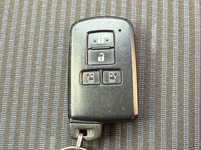 ヴォクシー X 天井モニター 両側自動 ナビTV BT再生 Bカメ AW 天井モニター 両側パワースライドドア スマートキー プッシュスタート 純正ナビ フルセグTV バックカメラ Bluetooth再生 アイドリングストップ ビルトインETC オートライト オートエアコン(22枚目)