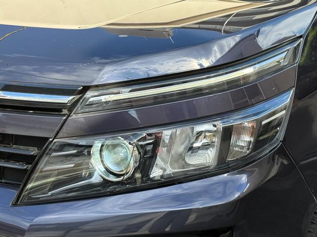 ヴォクシー X 天井モニター 両側自動 ナビTV BT再生 Bカメ AW 天井モニター 両側パワースライドドア スマートキー プッシュスタート 純正ナビ フルセグTV バックカメラ Bluetooth再生 アイドリングストップ ビルトインETC オートライト オートエアコン(25枚目)