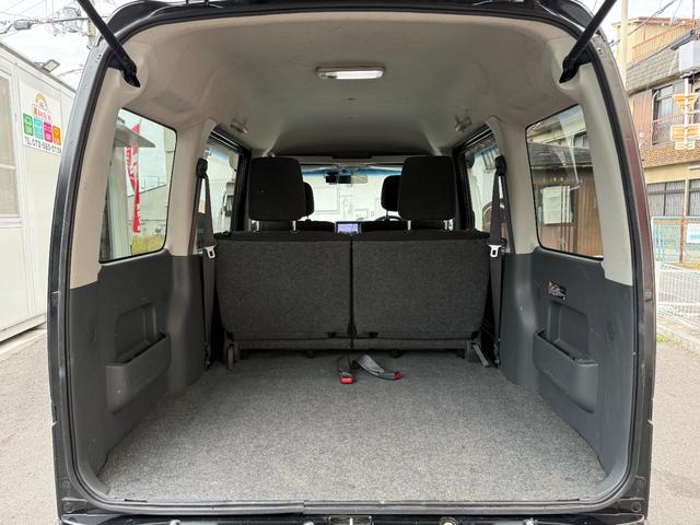 ハイゼットカーゴ クルーズターボリミテッド　特別仕様車　ナビＴＶ　ＢＴ再生　ターボ　ハイルーフ　特別仕様車　４ＡＴ　ナビ　フルセグＴＶ　Ｂｌｕｅｔｏｏｔｈ再生　ＥＴＣ　キーレス　電動格納ミラー　メッキグリル　純正ドアバイザー　純正マット（13枚目）