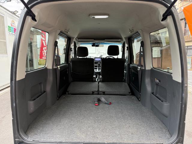 ハイゼットカーゴ クルーズターボリミテッド　特別仕様車　ナビＴＶ　ＢＴ再生　ターボ　ハイルーフ　特別仕様車　４ＡＴ　ナビ　フルセグＴＶ　Ｂｌｕｅｔｏｏｔｈ再生　ＥＴＣ　キーレス　電動格納ミラー　メッキグリル　純正ドアバイザー　純正マット（14枚目）