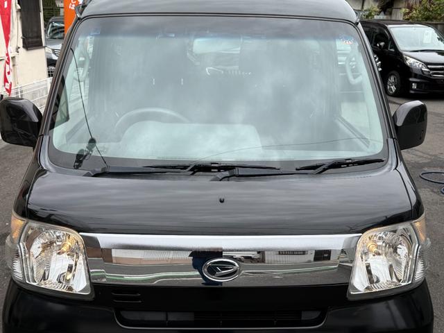 ハイゼットカーゴ クルーズターボリミテッド　特別仕様車　ナビＴＶ　ＢＴ再生　ターボ　ハイルーフ　特別仕様車　４ＡＴ　ナビ　フルセグＴＶ　Ｂｌｕｅｔｏｏｔｈ再生　ＥＴＣ　キーレス　電動格納ミラー　メッキグリル　純正ドアバイザー　純正マット（26枚目）