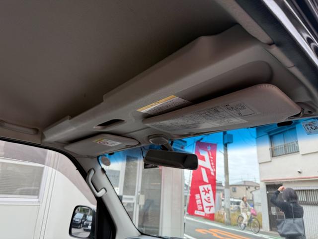 ハイゼットカーゴ クルーズターボリミテッド　特別仕様車　ナビＴＶ　ＢＴ再生　ターボ　ハイルーフ　特別仕様車　４ＡＴ　ナビ　フルセグＴＶ　Ｂｌｕｅｔｏｏｔｈ再生　ＥＴＣ　キーレス　電動格納ミラー　メッキグリル　純正ドアバイザー　純正マット（28枚目）