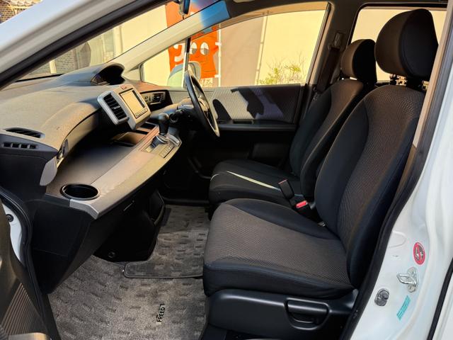 フリードハイブリッド ハイブリッド 後席モニター 両側自動 ナビTV BT再生 両側パワースライドドア スマートキー 純正ナビ フルセグTV バックカメラ Bluetooth再生 ETC HID クルーズコントロール 後席モニター オートライト オートエアコン ドラレコ(10枚目)