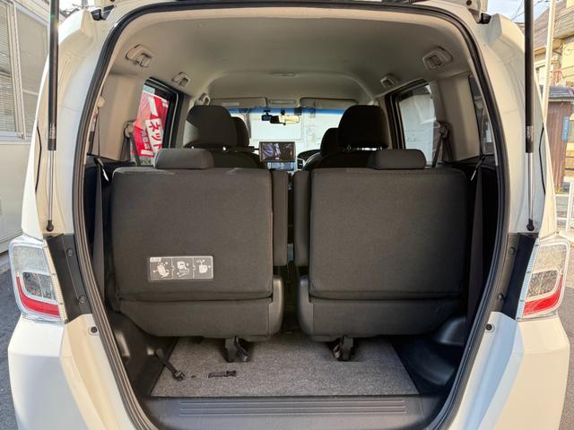 フリードハイブリッド ハイブリッド 後席モニター 両側自動 ナビTV BT再生 両側パワースライドドア スマートキー 純正ナビ フルセグTV バックカメラ Bluetooth再生 ETC HID クルーズコントロール 後席モニター オートライト オートエアコン ドラレコ(12枚目)