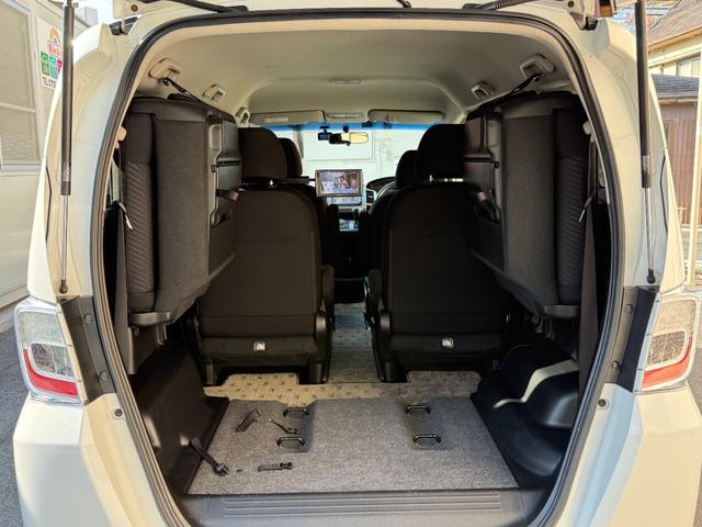 フリードハイブリッド ハイブリッド 後席モニター 両側自動 ナビTV BT再生 両側パワースライドドア スマートキー 純正ナビ フルセグTV バックカメラ Bluetooth再生 ETC HID クルーズコントロール 後席モニター オートライト オートエアコン ドラレコ(13枚目)