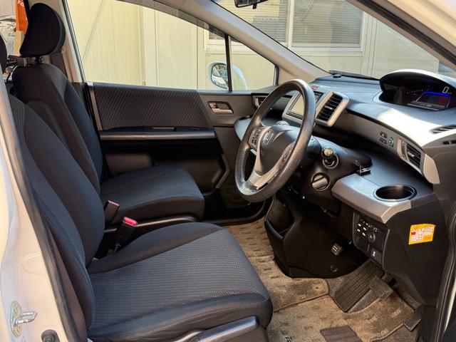 フリードハイブリッド ハイブリッド 後席モニター 両側自動 ナビTV BT再生 両側パワースライドドア スマートキー 純正ナビ フルセグTV バックカメラ Bluetooth再生 ETC HID クルーズコントロール 後席モニター オートライト オートエアコン ドラレコ(15枚目)