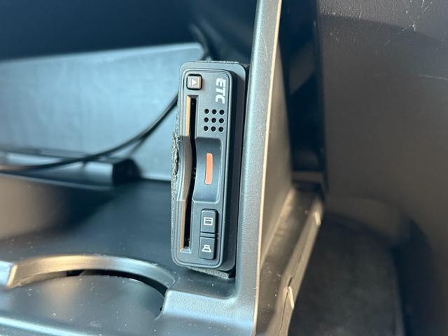 フリードハイブリッド ハイブリッド 後席モニター 両側自動 ナビTV BT再生 両側パワースライドドア スマートキー 純正ナビ フルセグTV バックカメラ Bluetooth再生 ETC HID クルーズコントロール 後席モニター オートライト オートエアコン ドラレコ(21枚目)